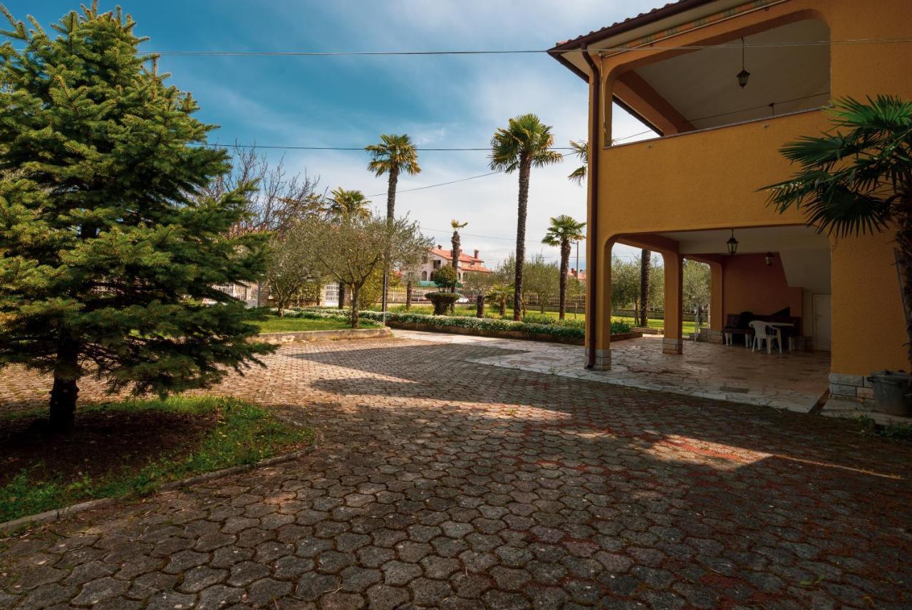 Apartment Villa Olga Porec Exterior photo