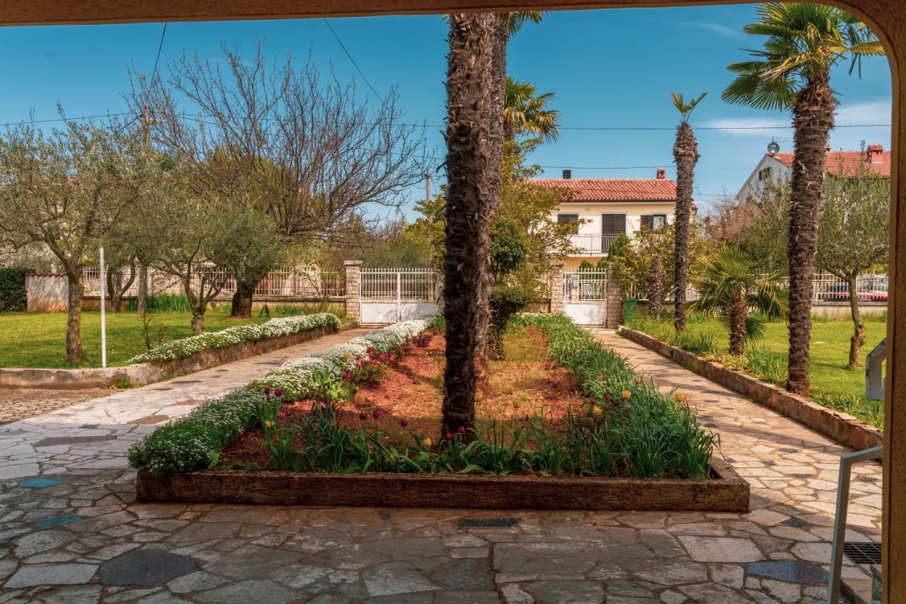 Apartment Villa Olga Porec Exterior photo
